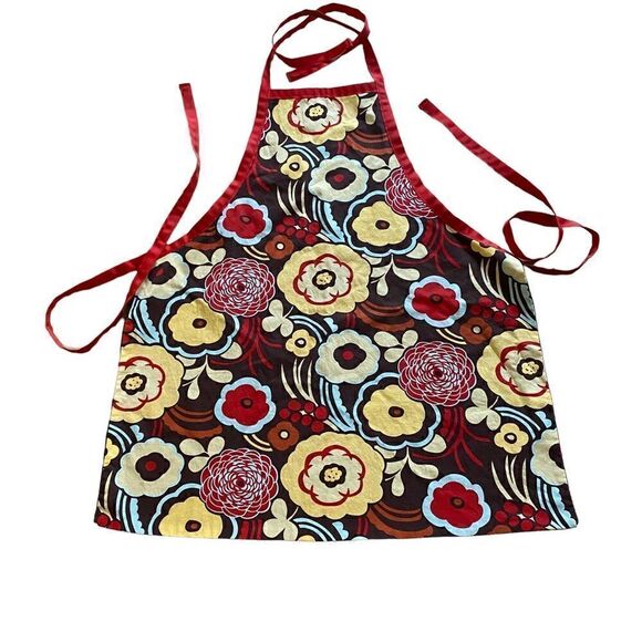 Handmade Floral Kitchen/Crafting Apron    - Picture 2 of 6